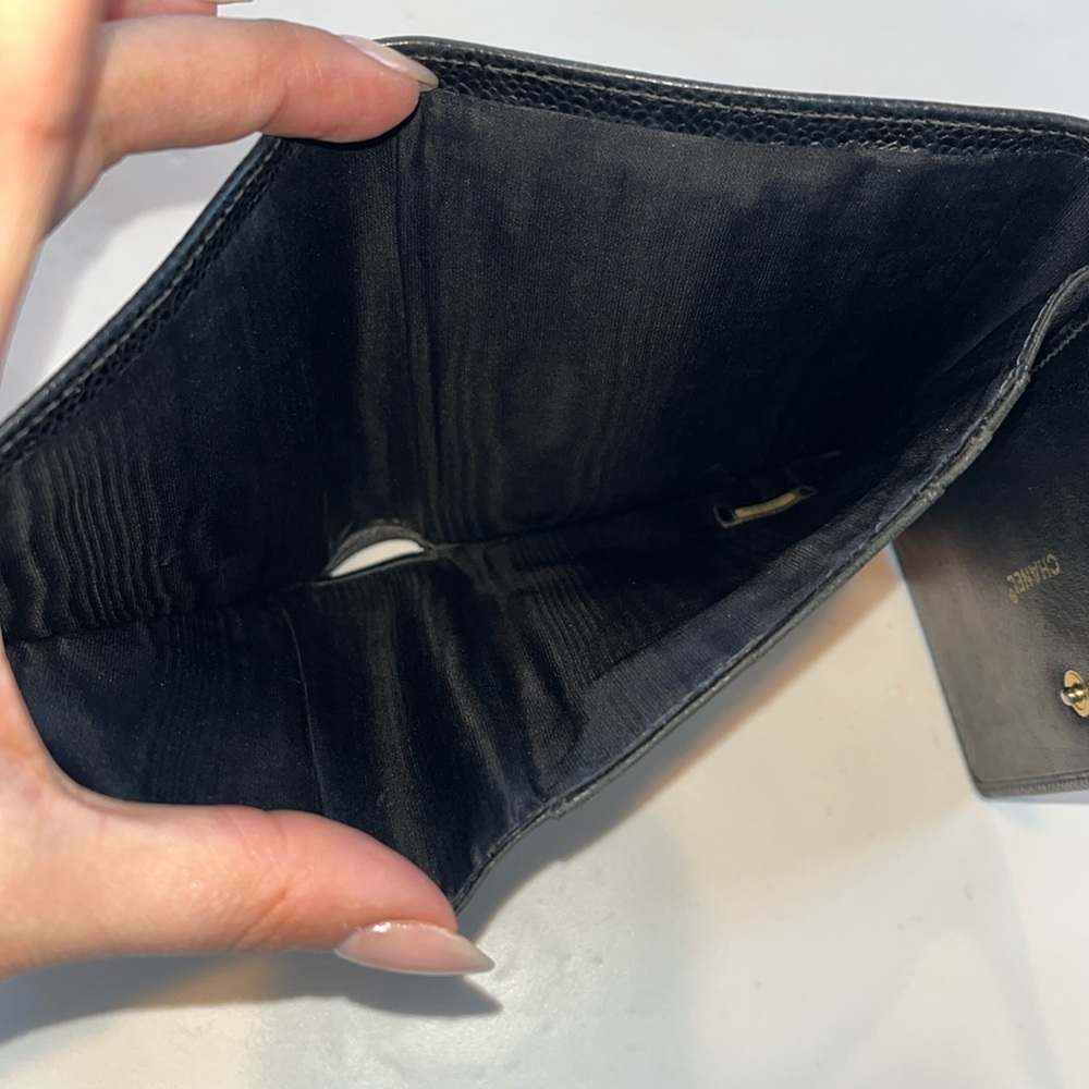 Chanel CC Vintage Timeless Black Caviar Leather Wallet - Picture 5 of 13